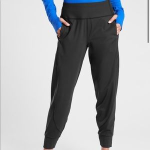 NWOT ATHLETA DISTANCE JOGGER